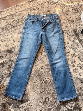 Levi’s Women's Blue Straight-Leg Jeans